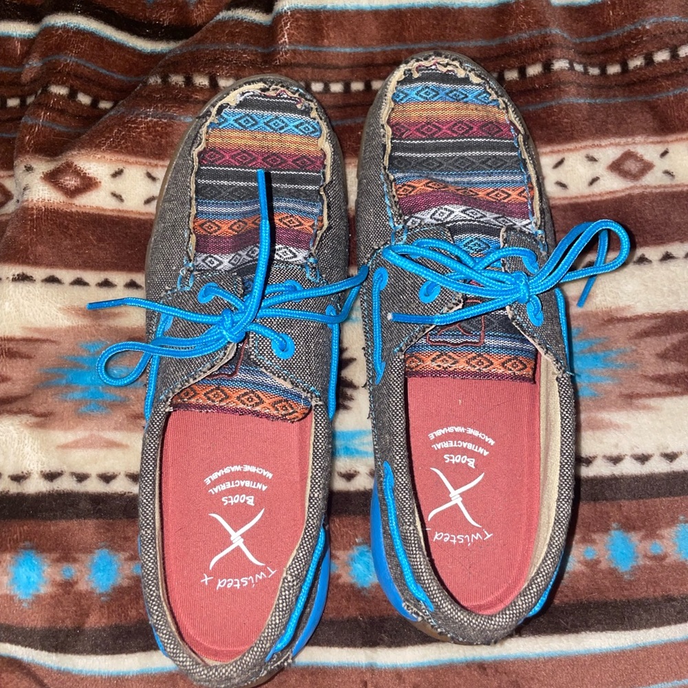 Womens twisted X shoes